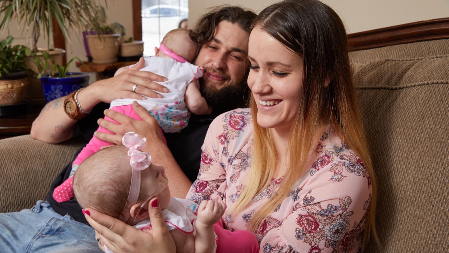 Family whose twins are healthy after undergoing an in utero procedure.