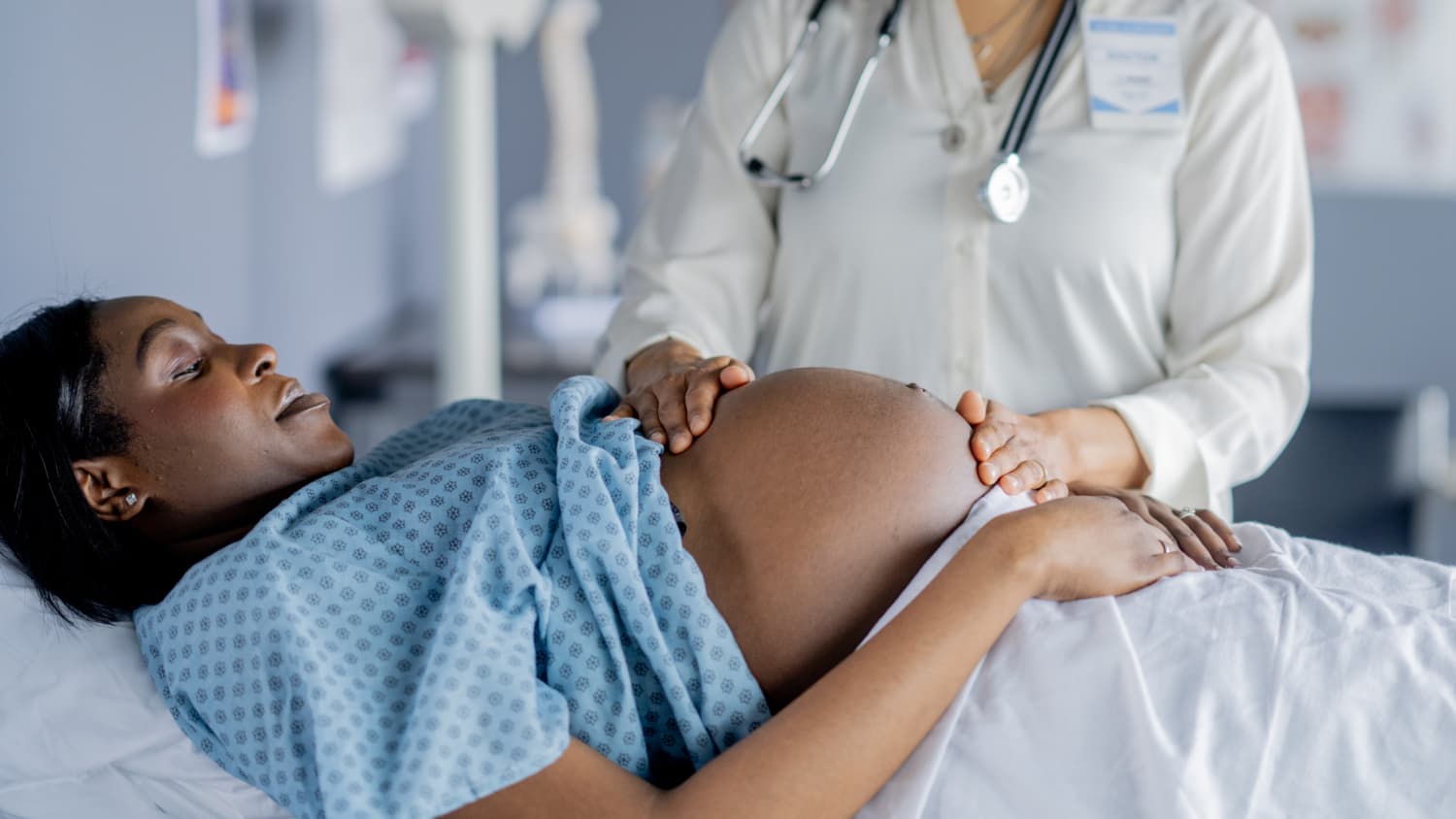 pregnant woman experiencing HELLP Syndrome