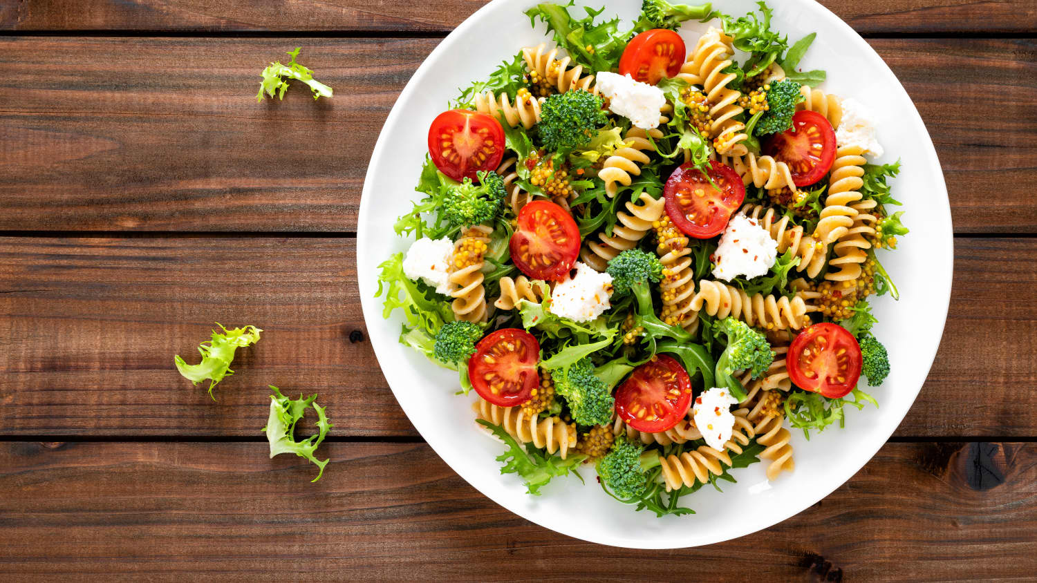 fresh pasta salad with tomatoes 