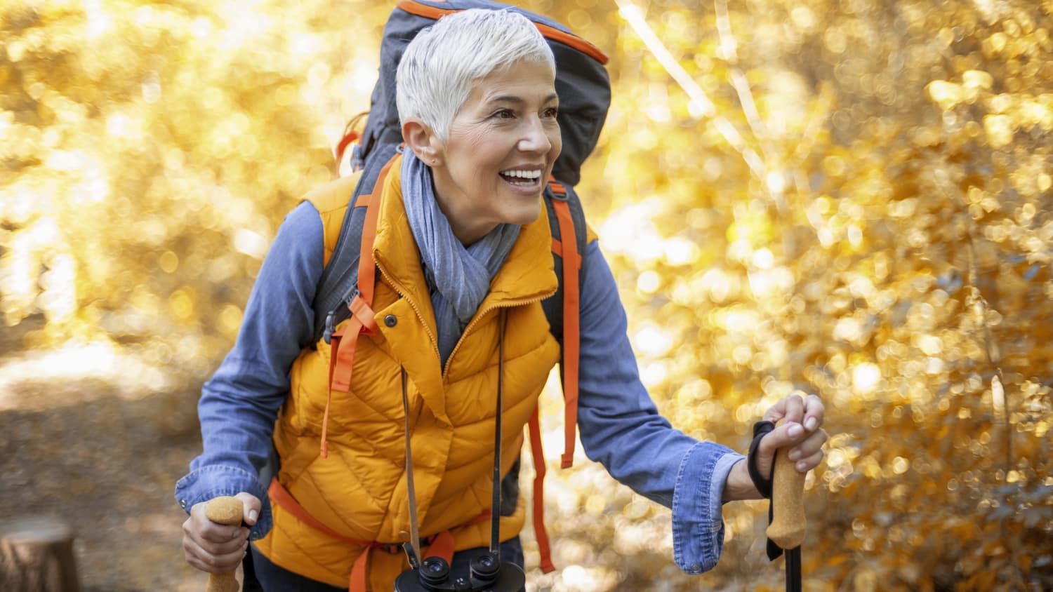 woman hiking after Simultaneous Bilateral Total Hip Replacement