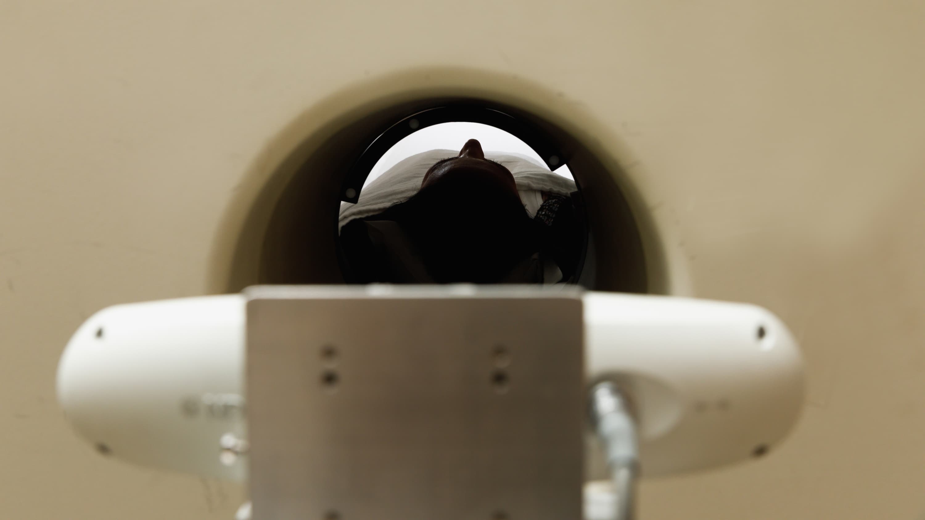 A close up of the patient in the MRI machine.
