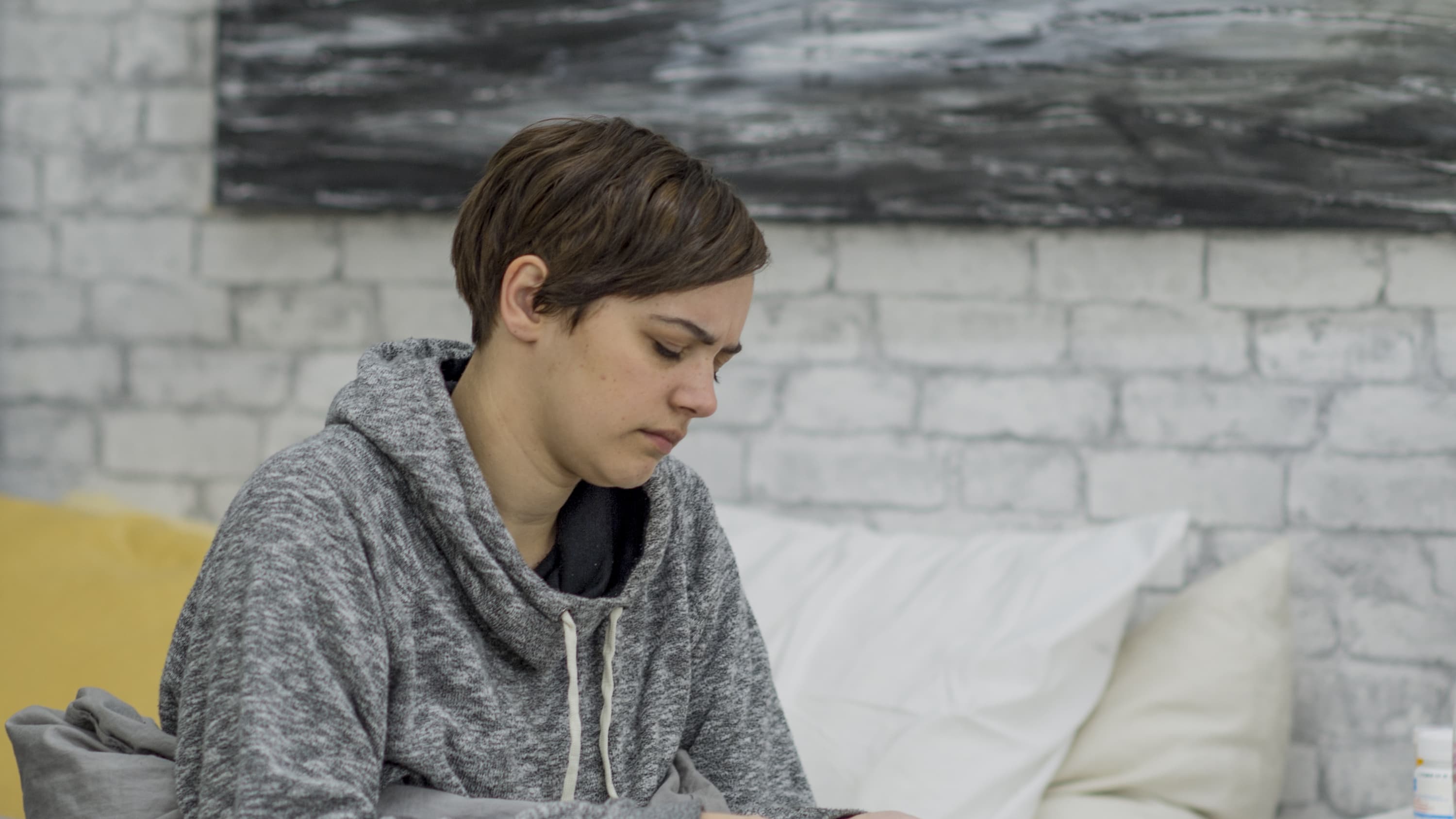 女生在大学宿舍患有脑膜炎