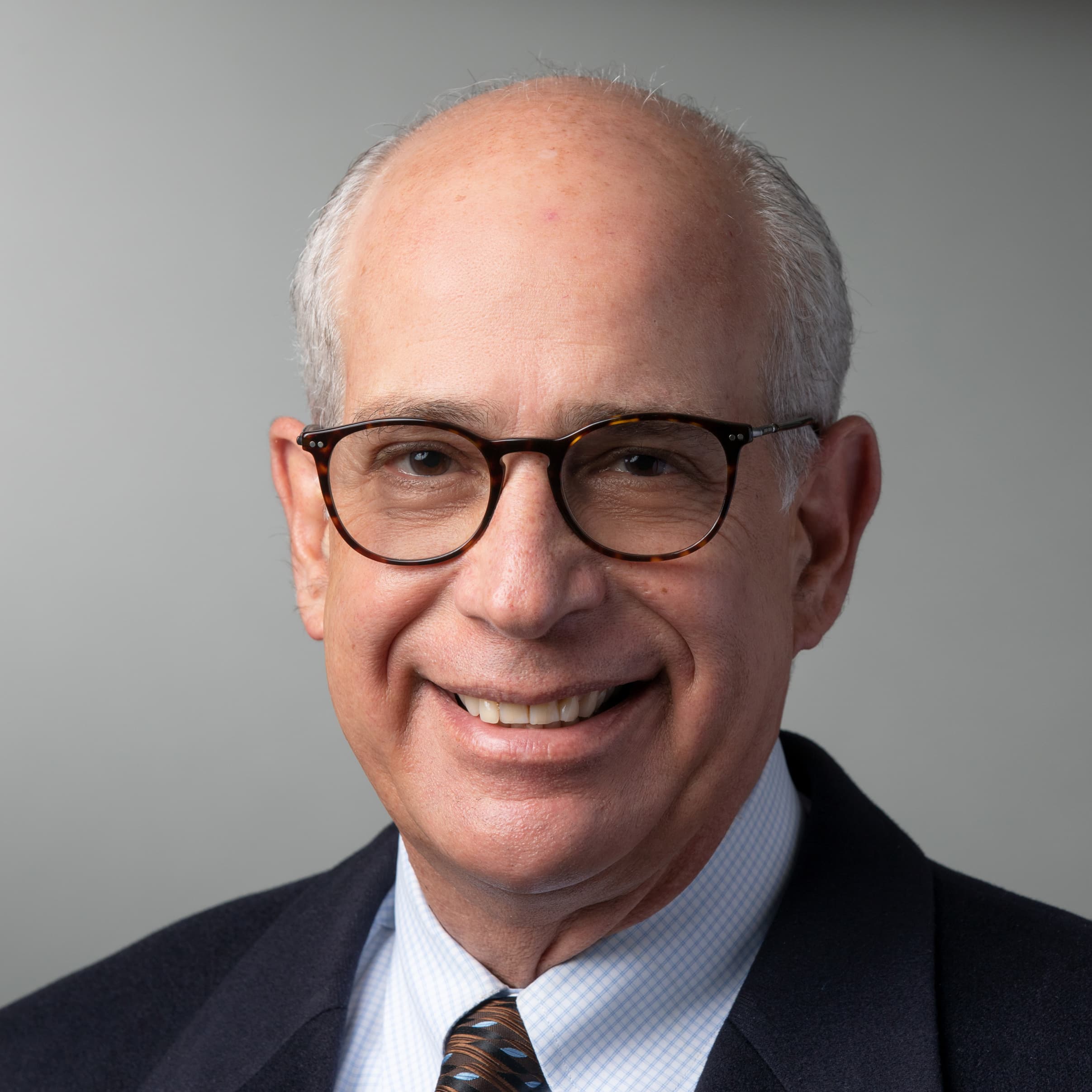 Artificial Disk Replacement Surgery > Fact Sheets > Yale Medicine