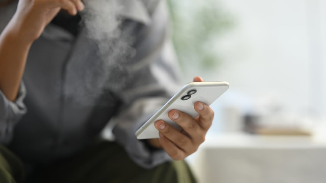 How Social Media Promotion of Vaping Targets Teens | Yale School of ...