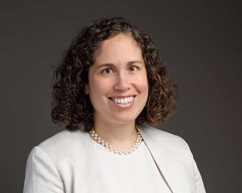 Mendiola Appointed Director of Yale Hispanic Psychiatry Fellowship ...