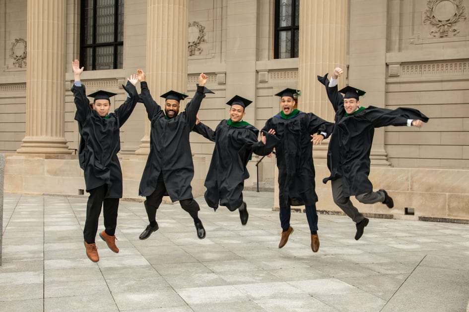 jump for graduation picture idea