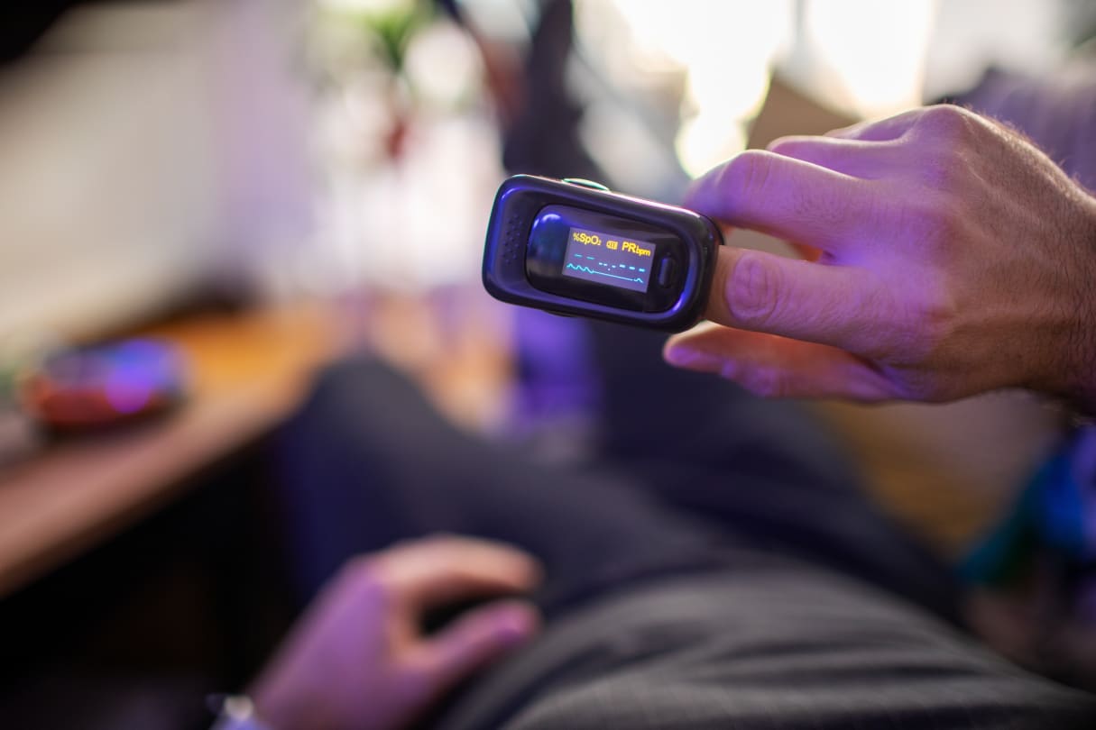 How to Use a Pulse Oximeter to Check Oxygen Saturation Levels