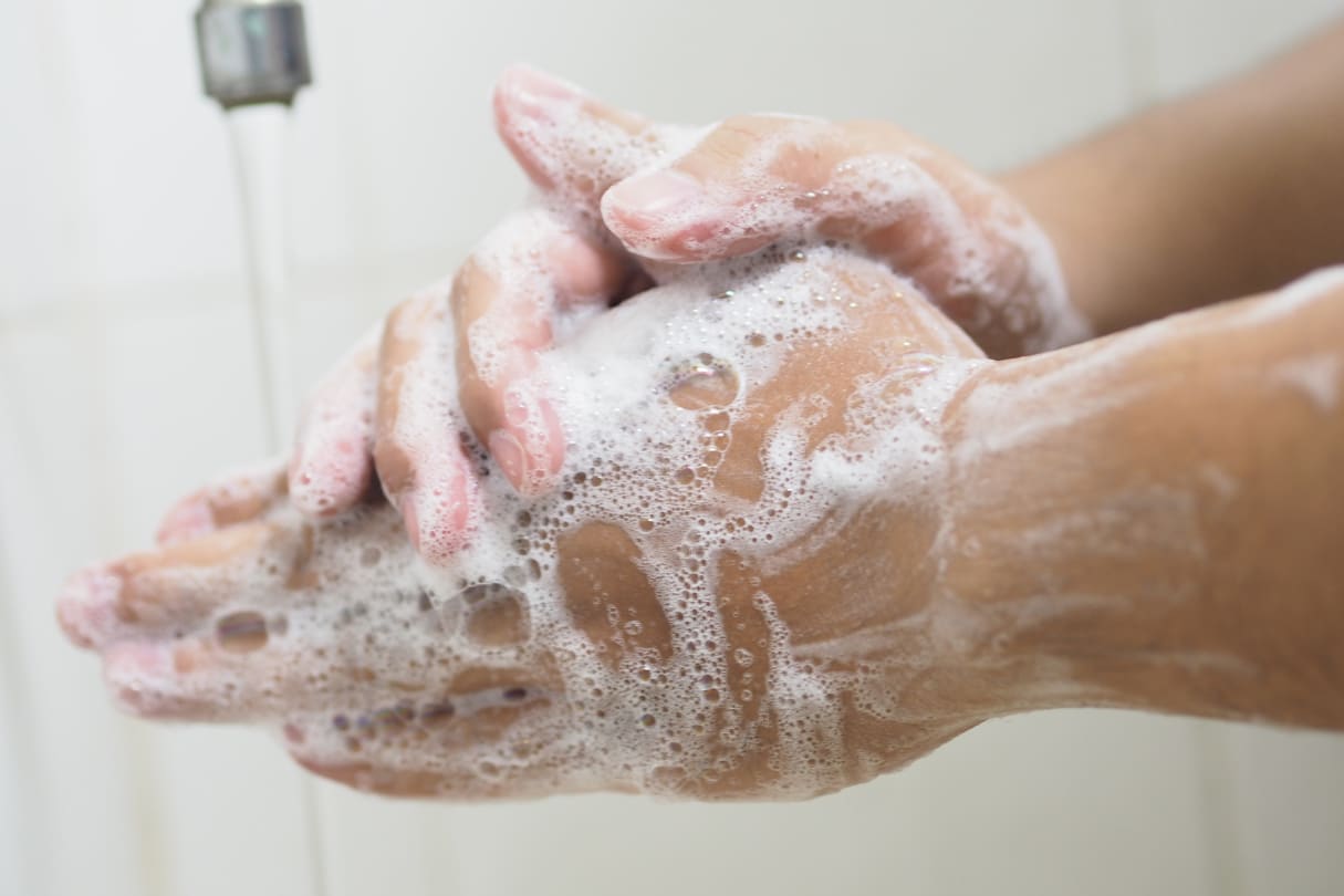 What's the best way to clean my hands during the coronavirus