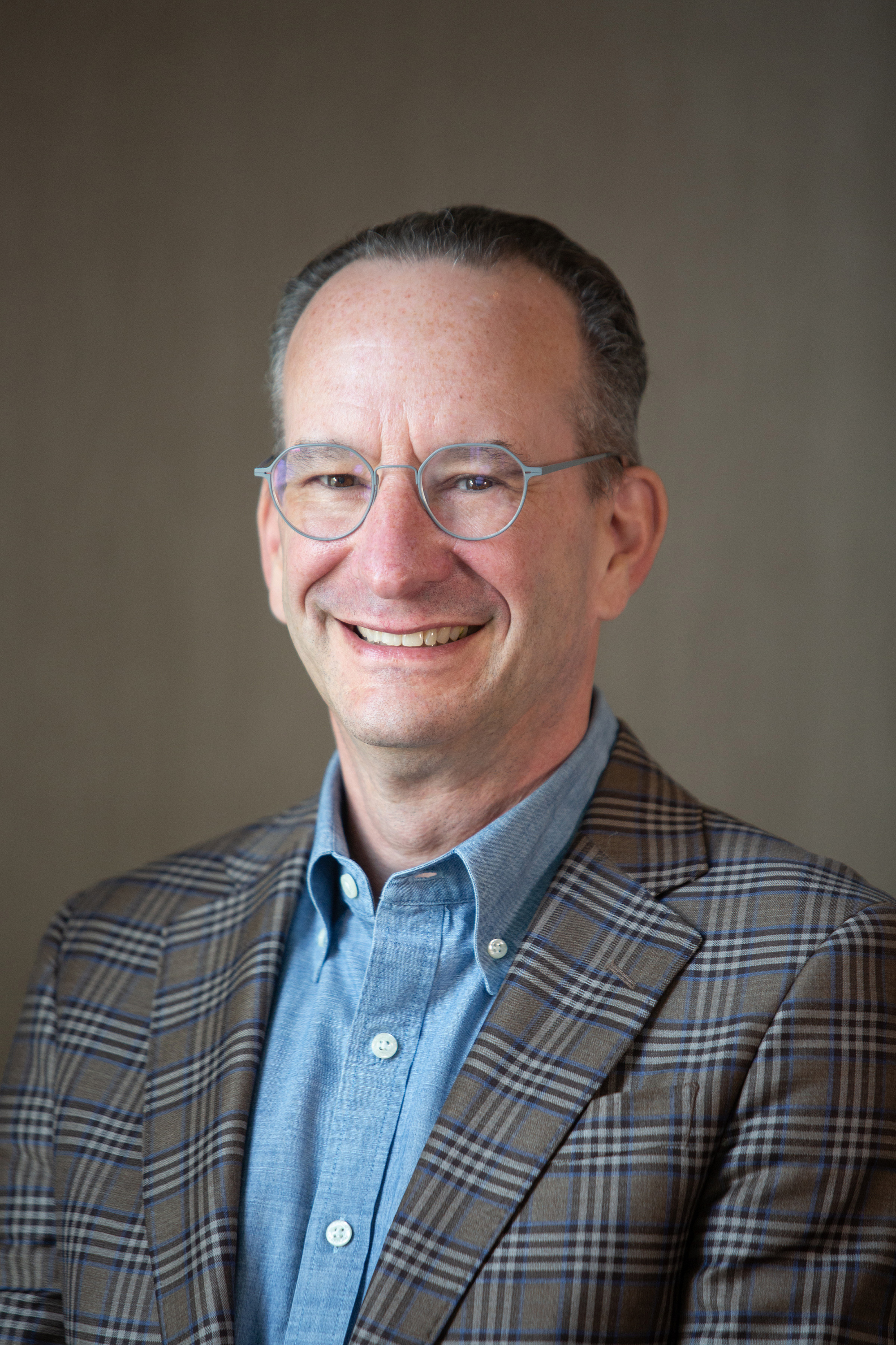 Flor : I'm marrying Soyo 😌💖 Martín : Flor is enemy.... 🔫😦 Elizabeth :  Me too 😌💖 Martín : Elizabeth too.... 🔫😦 Hana : Me too 😌💖 Martín :  Hana too.... 🔫😦 Jack : 😛 Martín : Bri-Nkman.... 🔫💀, image size:2000x3000